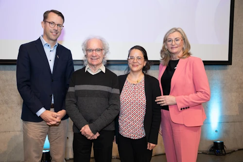 Alma D. Möller heilbrigðisráðherra ásamt Markus Lingman, Barri Katz og Schirin Lucie Richter sem voru meðal fyrirlesara á ráðstefnunni