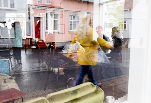  Ásmundur Einar Daðason, félags- og barnamálaráðherra, og Áslaug Arna Sigurbjörnsdóttir, dómsmálaráðherra, hafa úthlutað styrkjum til 17 verkefna sem lið í því að auka þjónustu við viðkvæma hópa sem verða fyrir áhrifum vegna Covid-19 faraldursins.