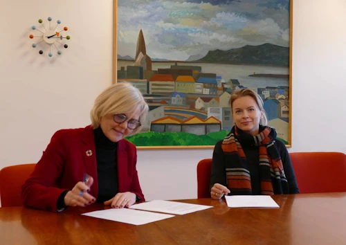 Ásta Valdimarsdóttir ráðuneytisstjóri og Áslaug Einarsdóttir lögfræðingur