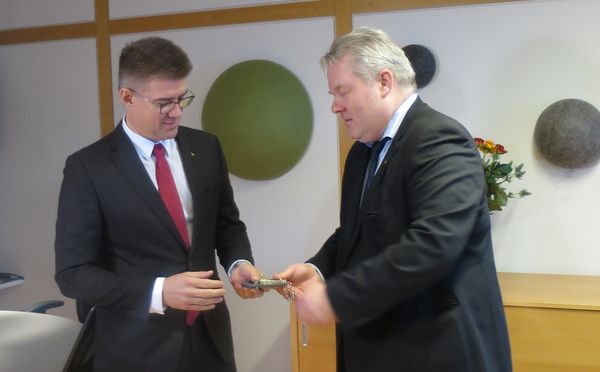 Gunnar Bragi tekur við af Sigurði Inga
