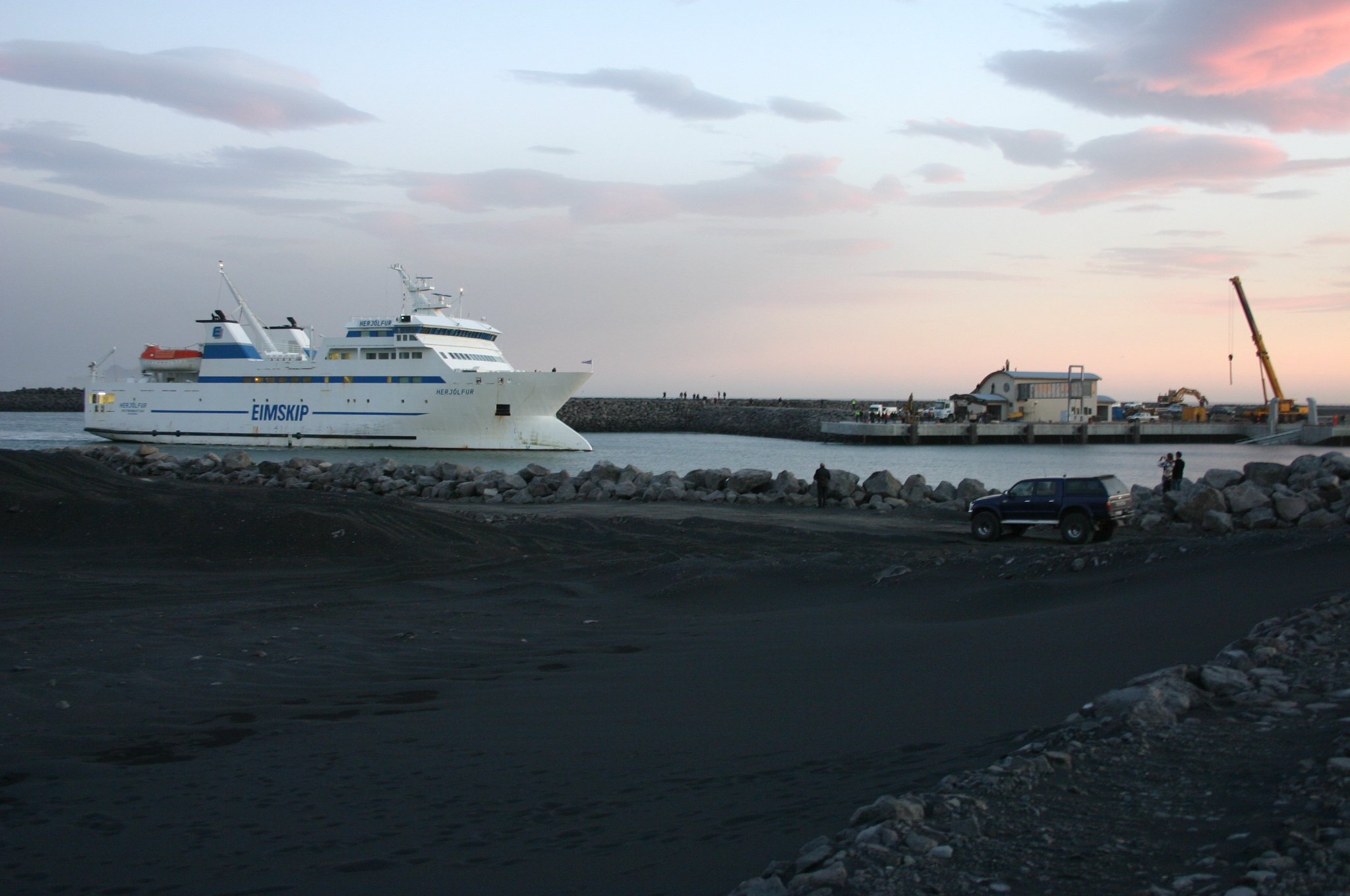 Herjólfur prófaður í Landeyjahöfn